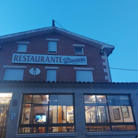 Hostal Linares Villanueva de Argaño 외부 사진