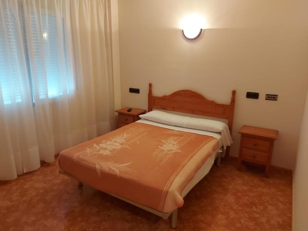 Hostal Linares Villanueva de Argaño 외부 사진